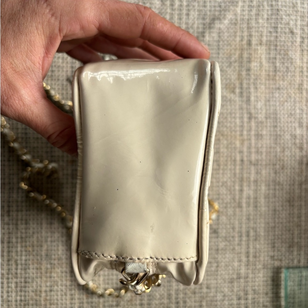 CHANEL 80's Vintage Camera Quilted Bag - Picture 8 of 13